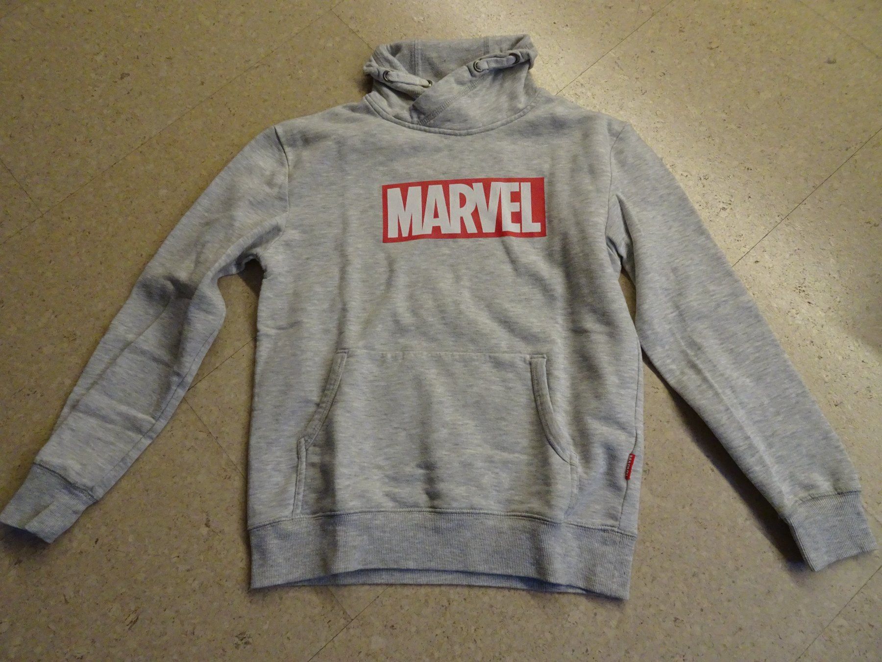 H&M Pulls & Sweat-shirts: Sweatshirt – D'occasion à Münchenbuchsee par Yothu