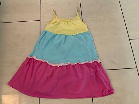 Sommerliches Mädchen Kleid, Grösse 116, Top Zustand!