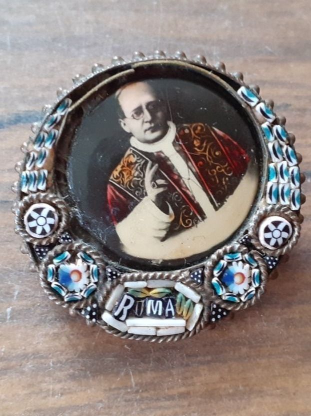 Spille & Fermagli: Mikromosaik antik Past Pius XI – Usato da Mörschwil venduto da antiksalon21 3
