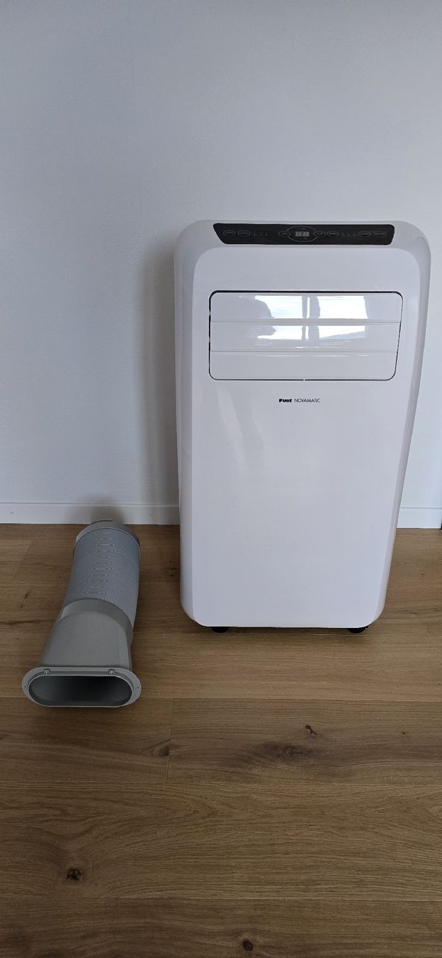 Novamatic Condizionatori: Klimagerät mobil CL 1220 Neu – Nuovo (secondo la descrizione) da Niederurnen venduto da nomi72