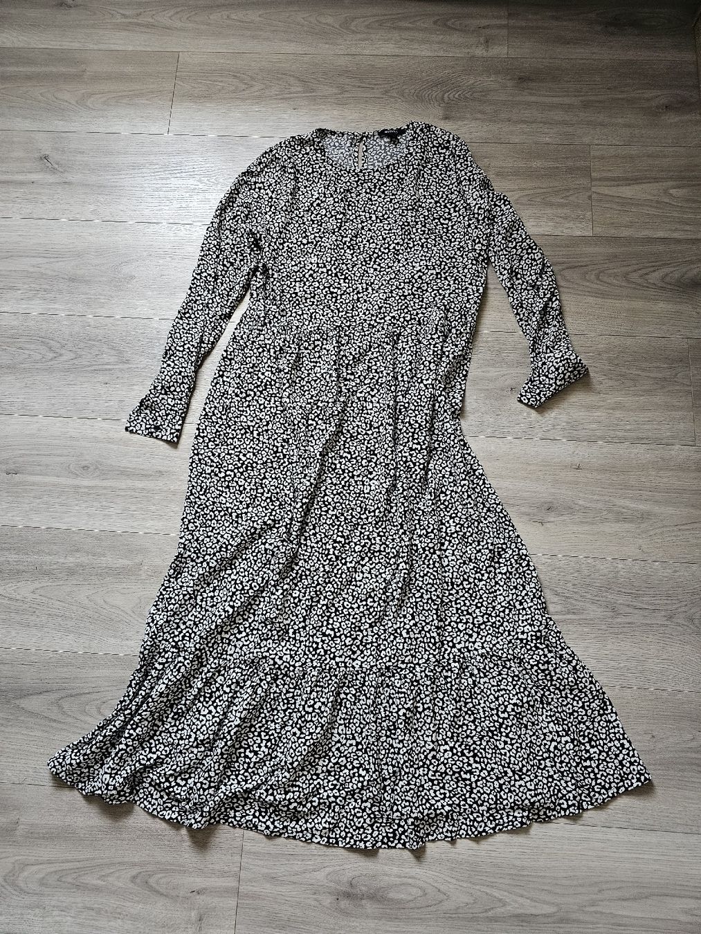 Vestiti: Esmeralda Viskosekleid Gr. 36/38 – Usato da Wiesendangen venduto da Wolke24