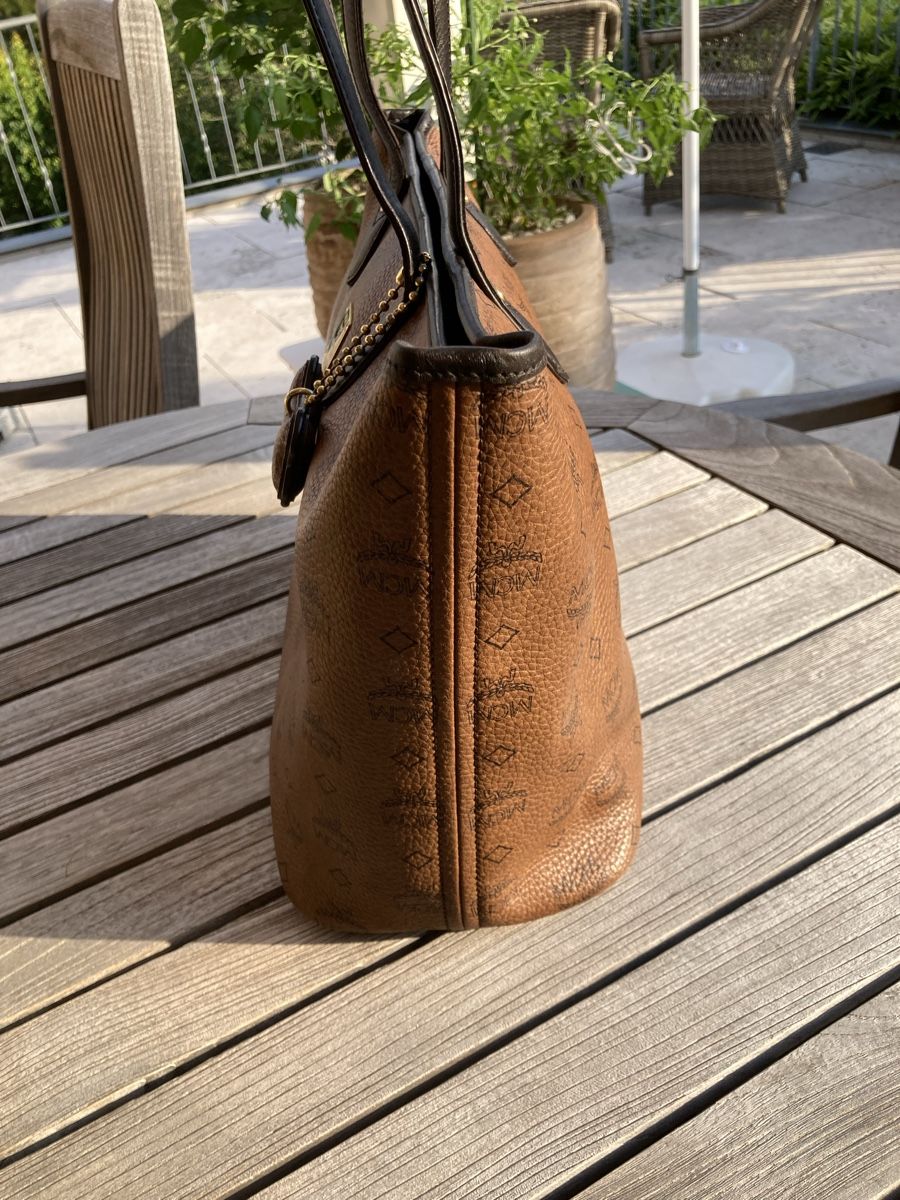 Mcm Taschen für Damen: MCM Tasche Braun mit Dogbone Anhänger – Gebraucht aus Niederdorf von Anderlemon 4