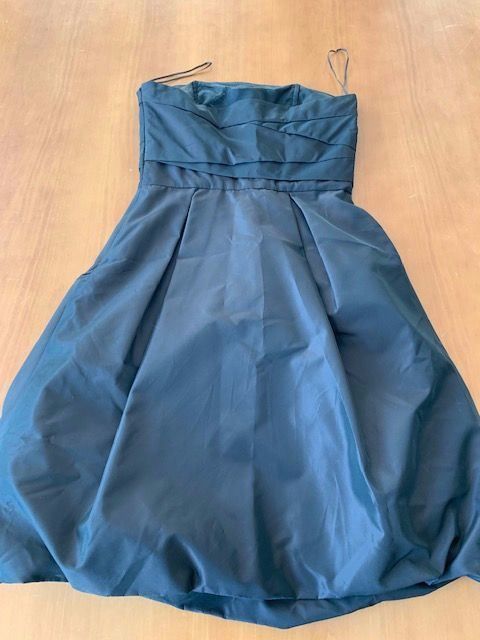 Zara Vestiti: schwarzes Cocktailkleid Zara Basic Gr. XS – Usato da Oberweningen venduto da Bumblebee2 1
