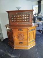 Antike Kommode mit Vitrine