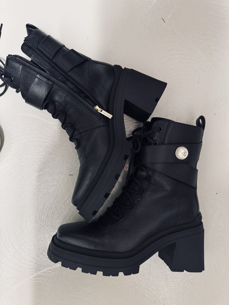 Jimmy Choo Damenschuhe: Boots Jimmy Choo – Gebraucht aus Wilen (Sarnen) von mbs_b75k 1