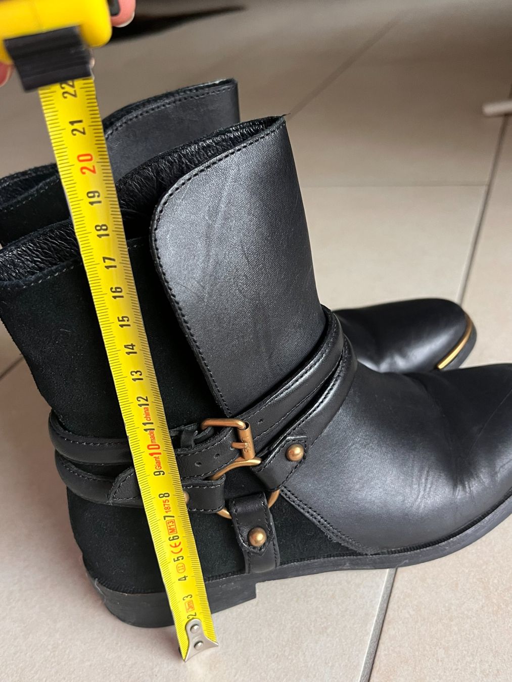 Ugg Damenschuhe: Bottines UGG taille 37 – Gebraucht aus Eysins von oli_fc6r 3