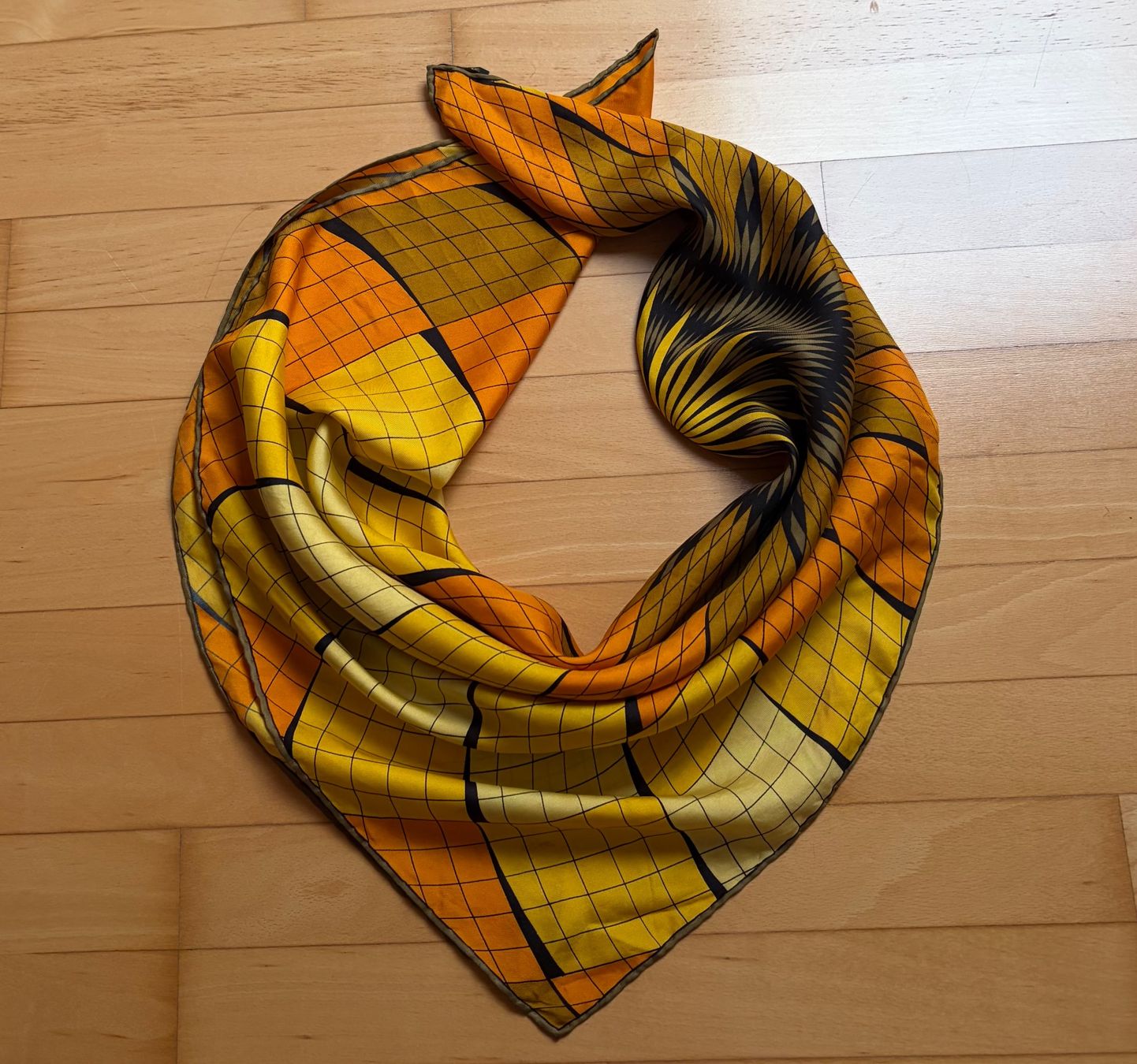 Foulards, Tücher & Schals: Seide Foulard – Gebraucht aus Unterägeri von Jutka_04 1