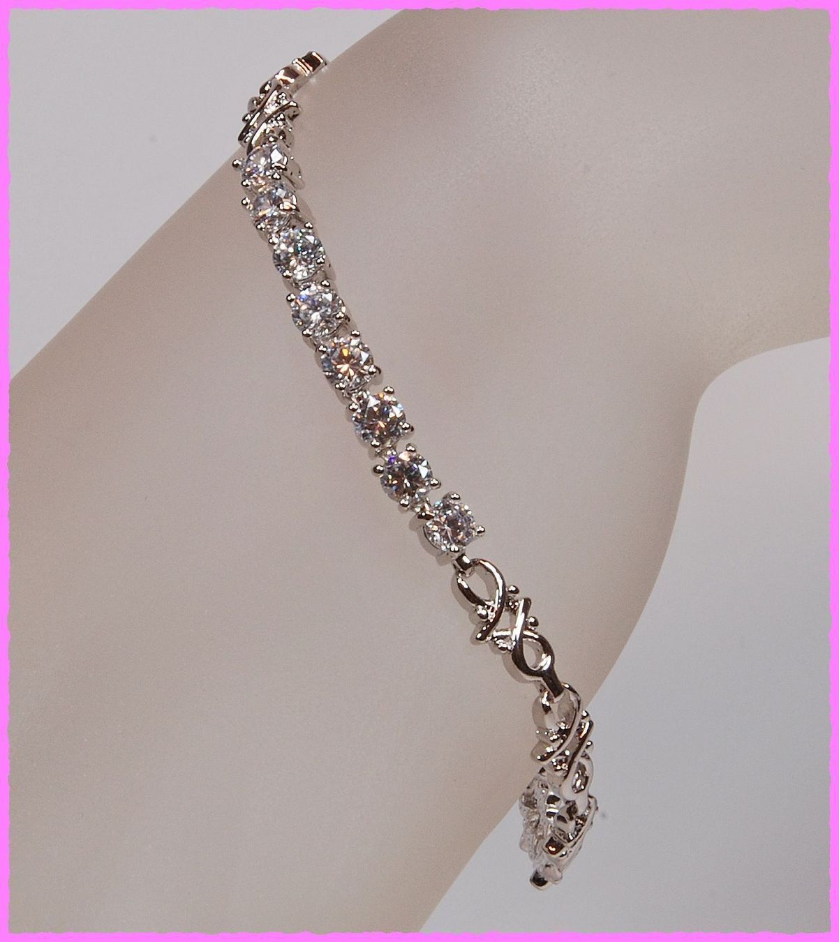 Bracciali & Braccialetti: Bezauberndes Armband – Nuovo e nell'imballaggio originale da Oberglatt ZH venduto da Diamond-Girl 2