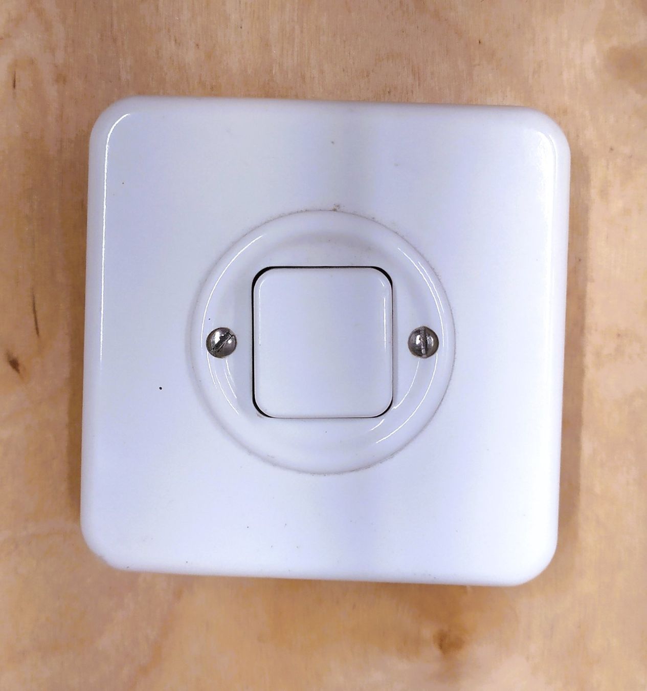 Interruttori: UP-Schalter SCH3 weiss - Interrupter SCH3 UP blanc – Usato da Salgesch venduto da mdue-mdue 1