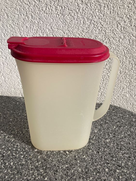 4 TUPPERWARE + 1 Cruche Vintage avec couvercle Même couleur