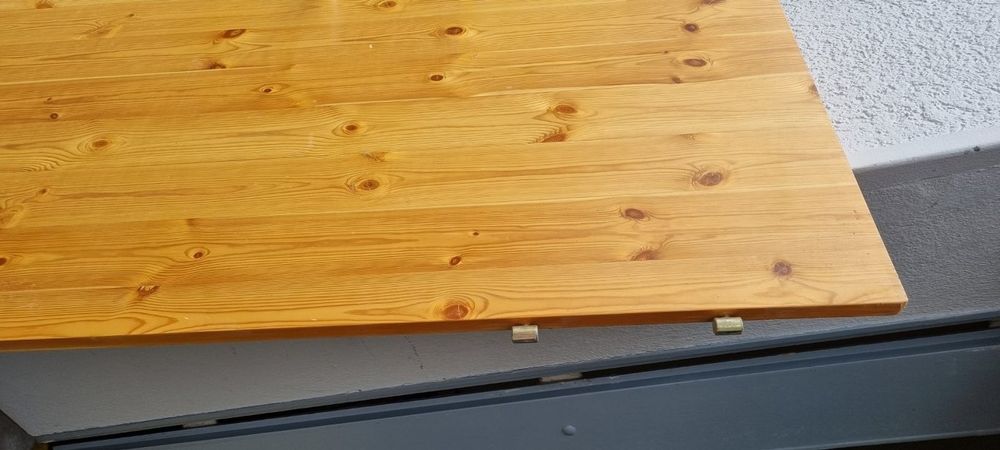 Schwere Türe aus Nadelholz. (Gebraucht) in Flums für CHF 99 – nur ...