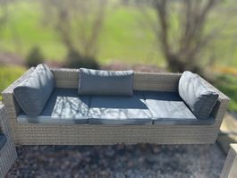 Outdoor-Lounge mit Kissen