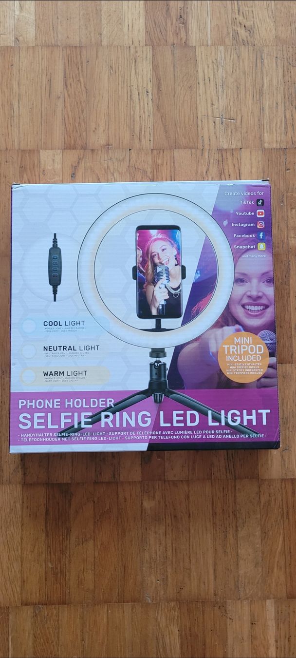 Lampade: Selfie Ring LED Licht mit Stativ und Handyhalterung – Nuovo e nell'imballaggio originale da Emmenbrücke venduto da gatasalvache