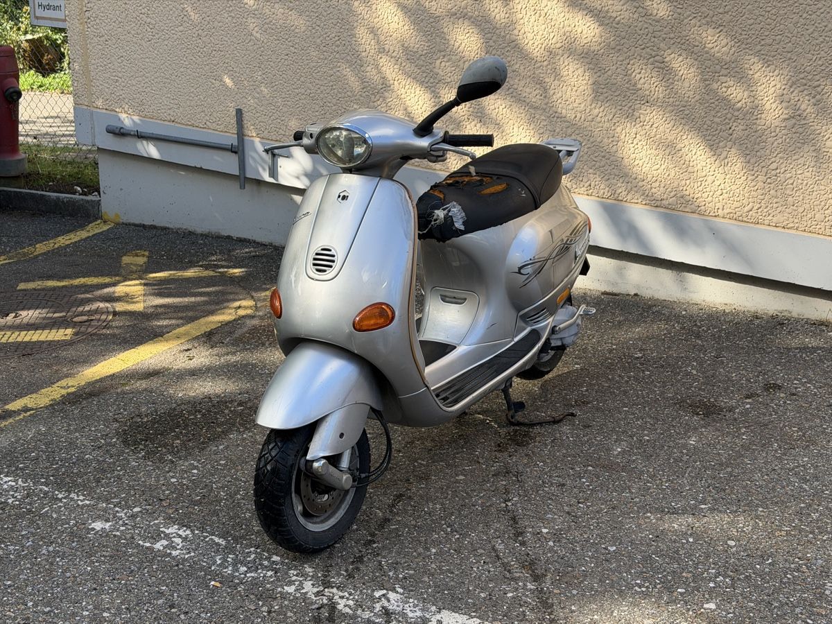 Piaggio Scooters: PIAGGIO Vespa 125 – D'occasion à Zullwil par Autocentersalii