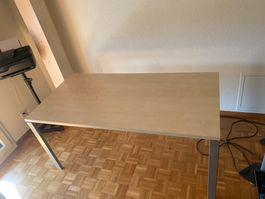 Massiver Profi-Bürotisch mit Metallgestel