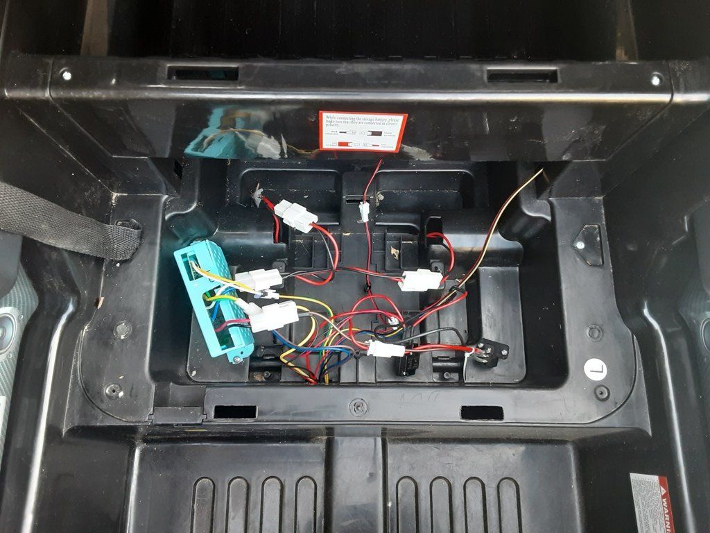 Véhicules pour enfants: Elektrisches Kinderauto "FORD". – D'occasion à Steffisburg par rom_fb2p 5