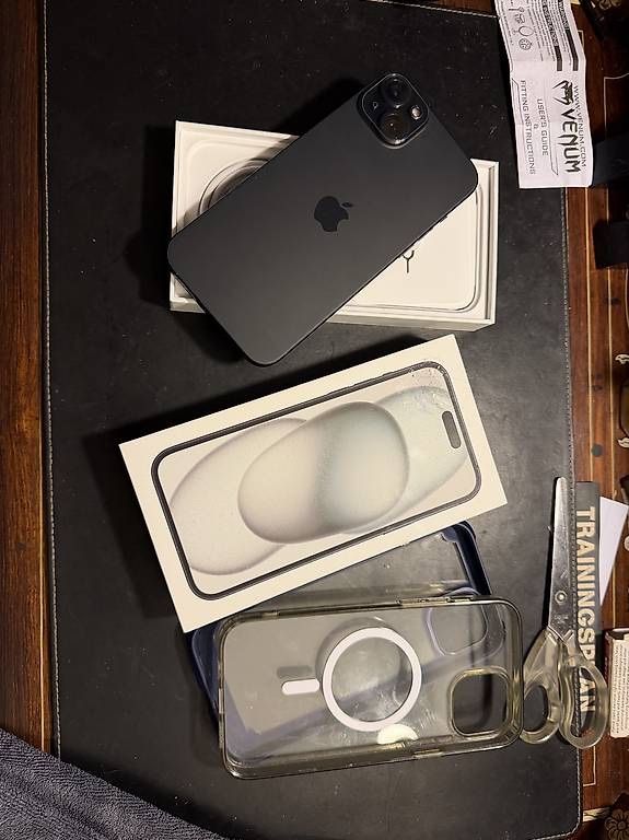Apple Telefoni cellulari / Smartphones: iPhone 15 Plus  Black 256 GB - Top Zustand, – Usato da Bern venduto da Golem3 2