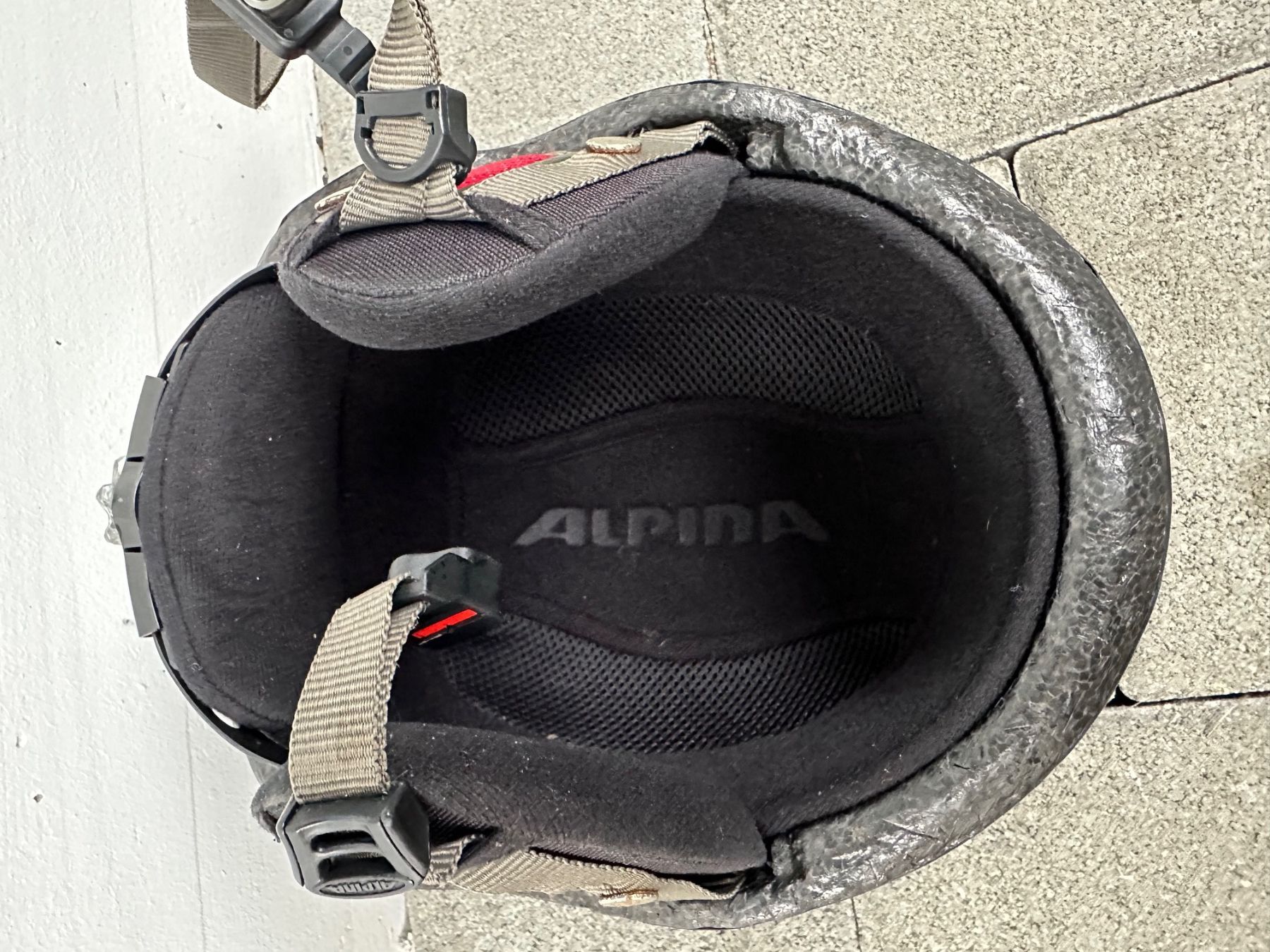 Caschi: Casque de ski Alpina, 54-57 cm – Usato da St-Gingolph venduto da GoldenKeys 4