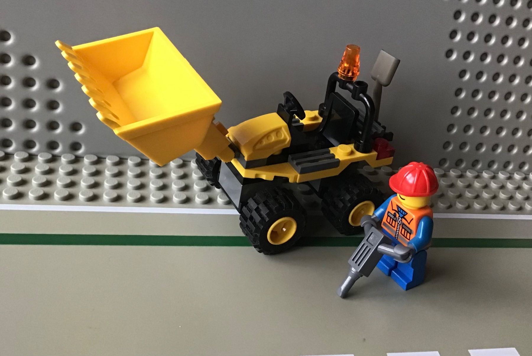 Lego Giocattoli: Lego City Mini-Bagger 7246 mit Anleitung – Usato da Schönenbuch venduto da Lyyrli 2