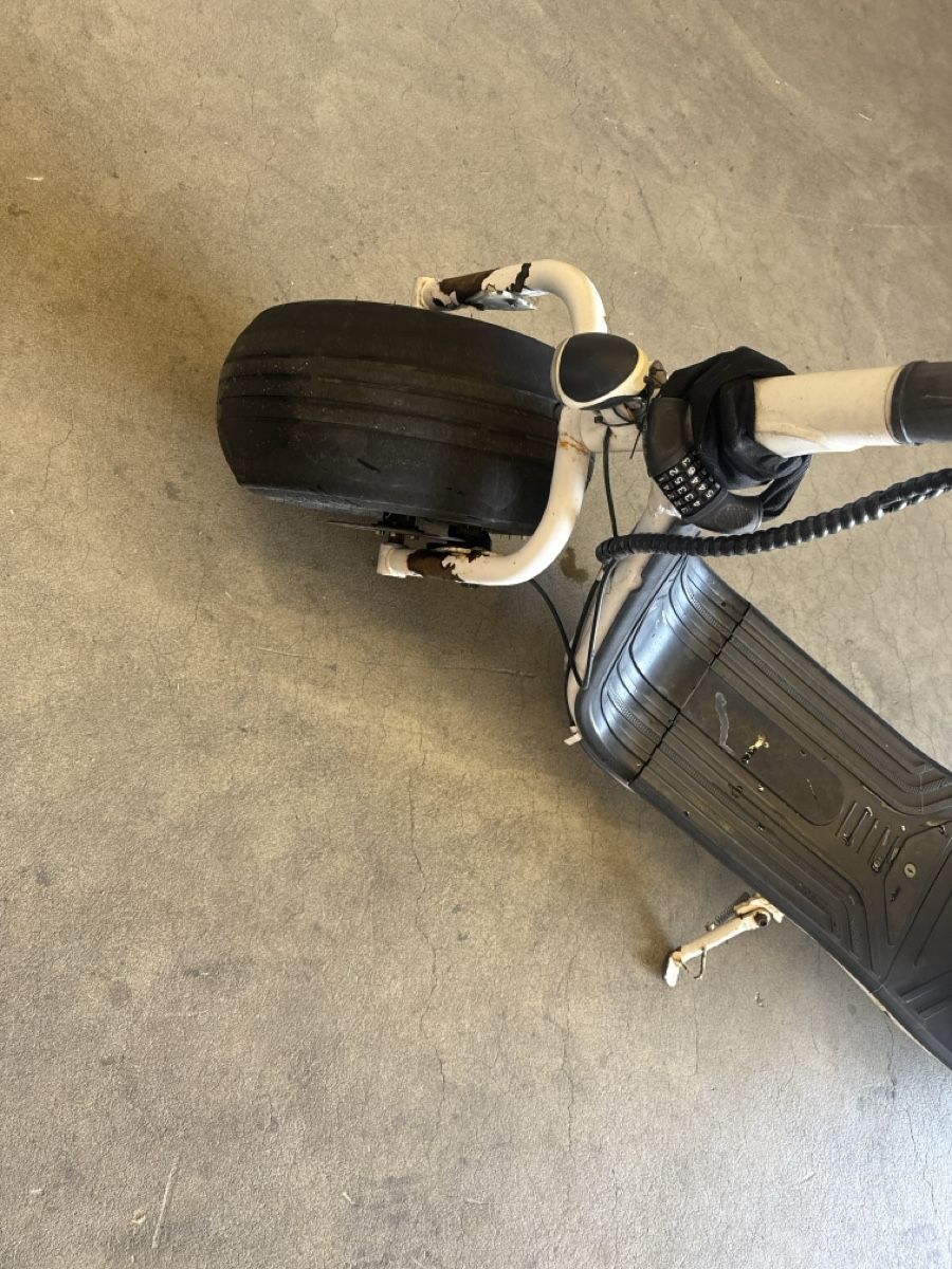 Veicoli elettrici: E-Scooter für Bastler  – Difettoso da Horriwil venduto da Carrera68 1