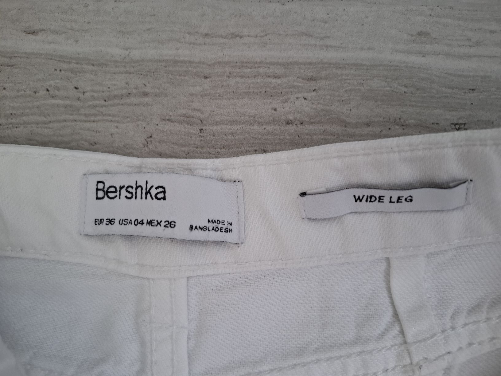 Bershka Jeans: jeans blanc taille haute 36 – Usato da Ecublens FR venduto da ame_y8tq 4