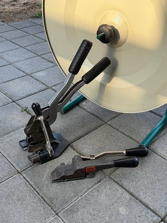 Machines à relier: Umreifungsgerät – D'occasion à Muri AG par cag733 1