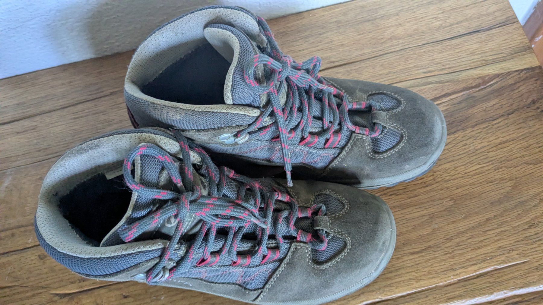 Scarpa Scarpe da uomo: Wanderschuhe 36 – Usato da Zürich venduto da FloraMarie 1