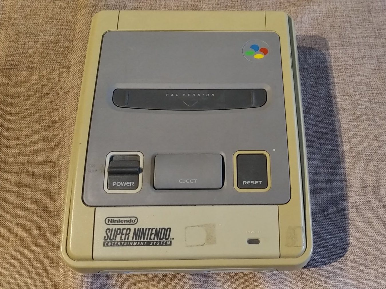 Nintendo Console: Consoles Super NES - 2 consoles sans câbles – Difettoso da Aigle venduto da Guy-de-Gisbourne 1