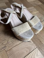 Damen Sandalen Bastoptik Plateau beige guter Zustand