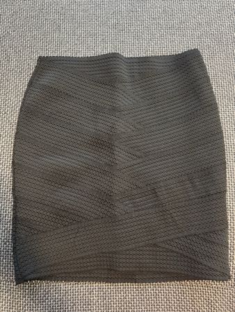 Schwarzer Minirock von H&M, Grösse 38 – Neu