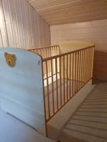 Kinderbett mit Bärenmotiv aus Holz umbaubar guter Zustand