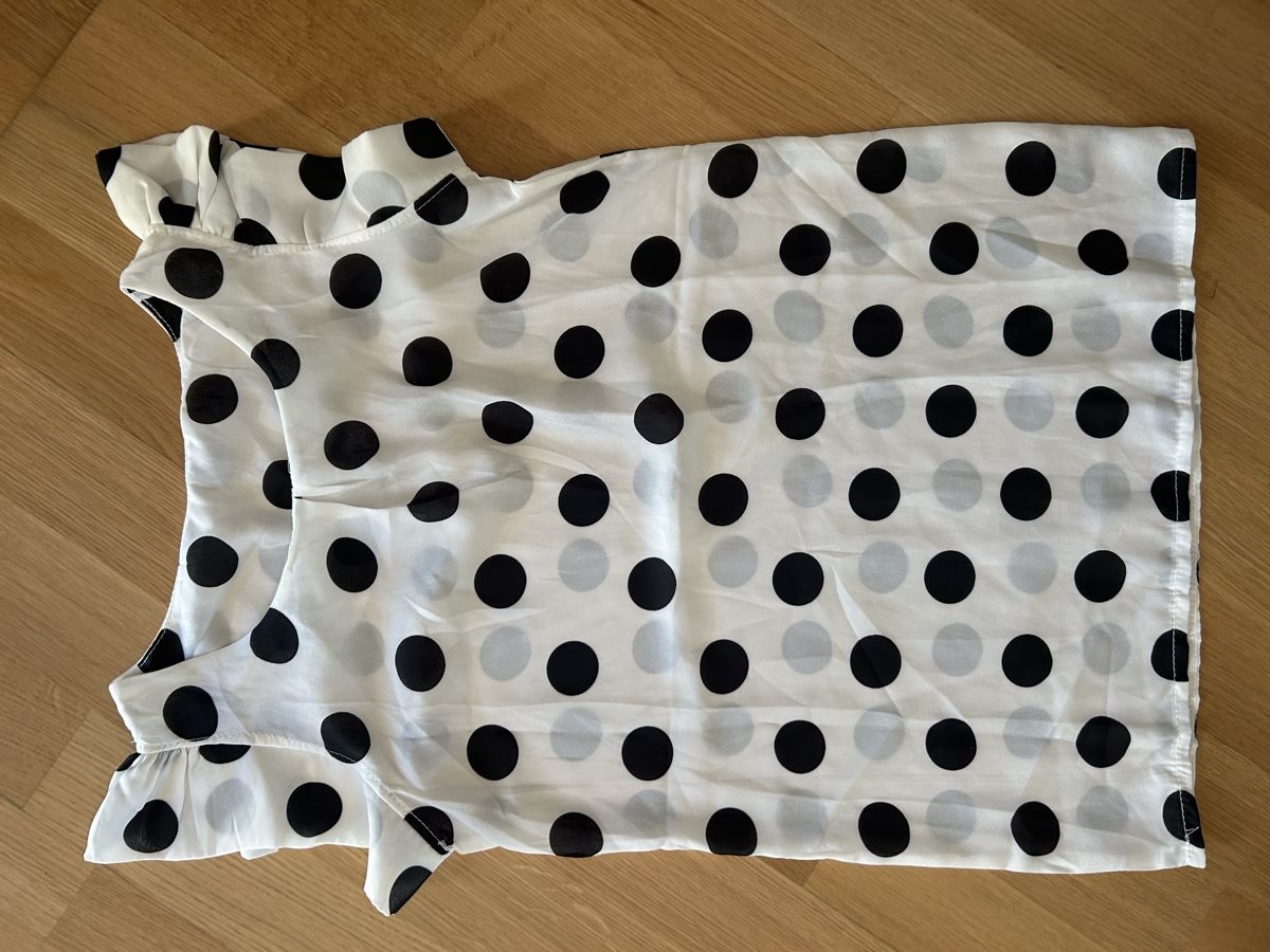 Tops: Blouse à petits pois  – D'occasion à Daillens par guisepa