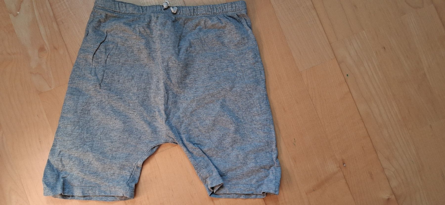 Pantaloni: graylabel Shorts 110 – Usato da Zunzgen venduto da NiBe99