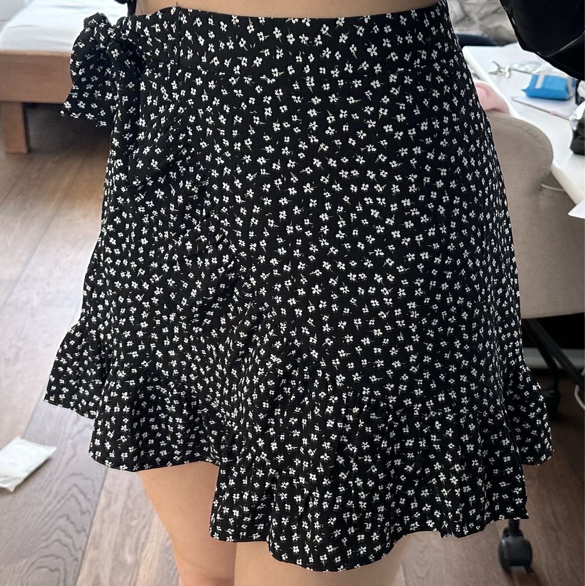 Gonne: Ruffled black mini skirt – Usato da Bachenbülach venduto da cookiecutter 3
