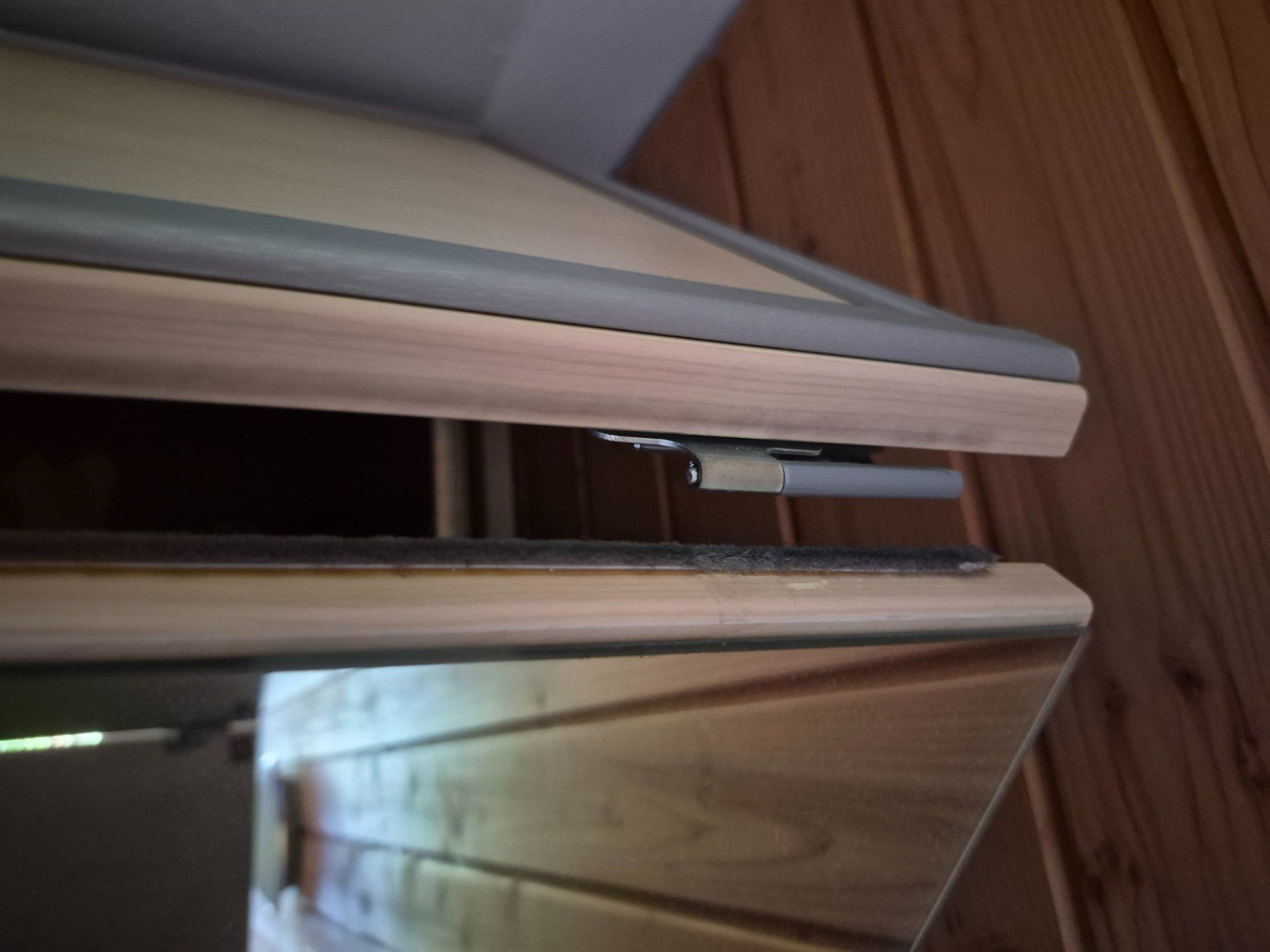 Conforama Armadi: Kleiderschrank Gross – Difettoso da Maienfeld venduto da PKIC 4
