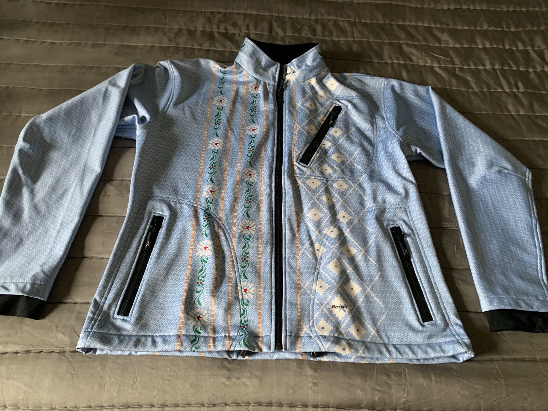 Giacche: Original Beyond Softshell Jacke mit Folklore Muster Gr. L – Nuovo (secondo la descrizione) da Rikon im Tösstal venduto da Spellbinder 5