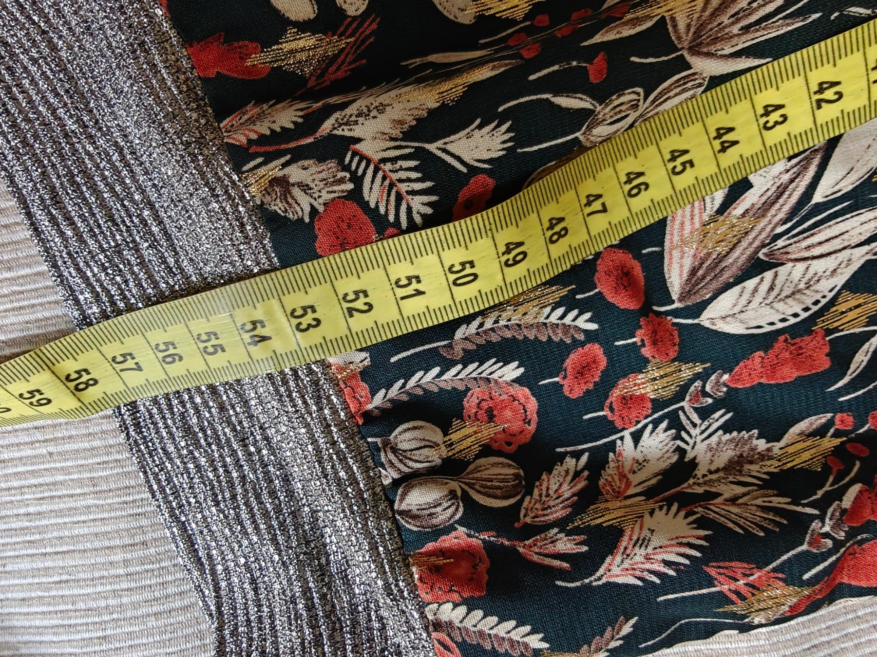 Vestes: Vintage Love metallic lined bomber jacket leaf patterns M – D'occasion à Geneve par readycat 5