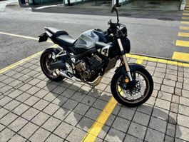 Honda CB650R E-Clutch, en parfait état, 9500 km