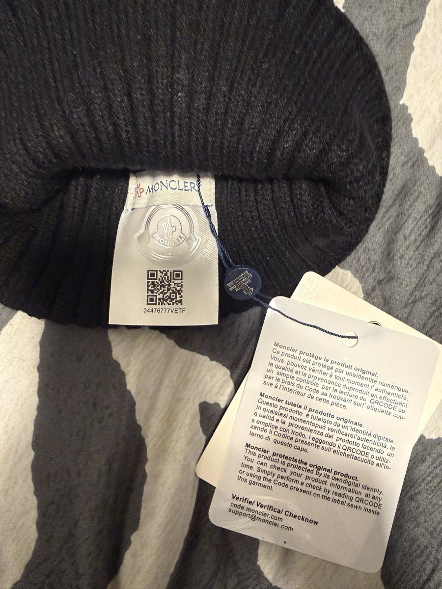 Moncler Copricapi, berretti & cappellini: Moncler Mütze – Nuovo (secondo la descrizione) da Wetzikon ZH venduto da shey7 1