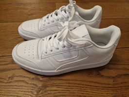 Schneeweisse Sneaker Gr. 41 – Perfekt für den Sommer!