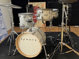 EFNOTE 3 mit Tama Iron Cobra Footpedal und HiHat-Maschine