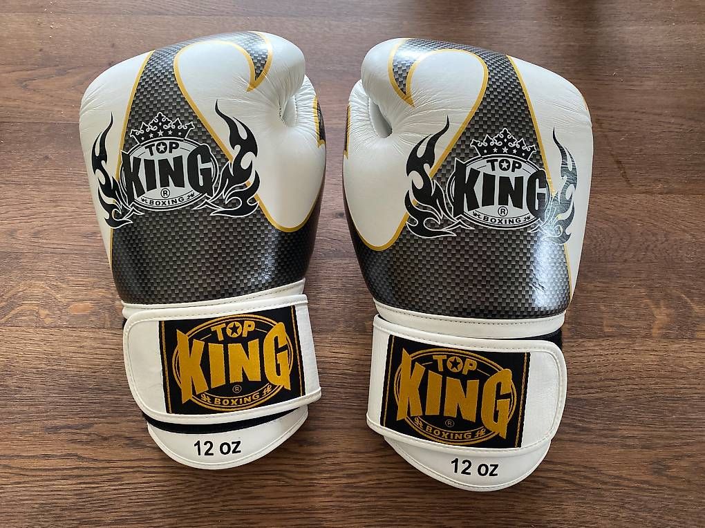 Guanti & manicotti: Neu! Muay Thai Boxhandschuhe – Usato da Arbon venduto da natalily82