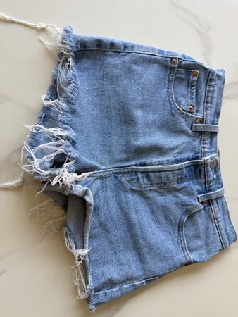 Levi's Jeansshorts Grösse W26 hellblau guter Zustand