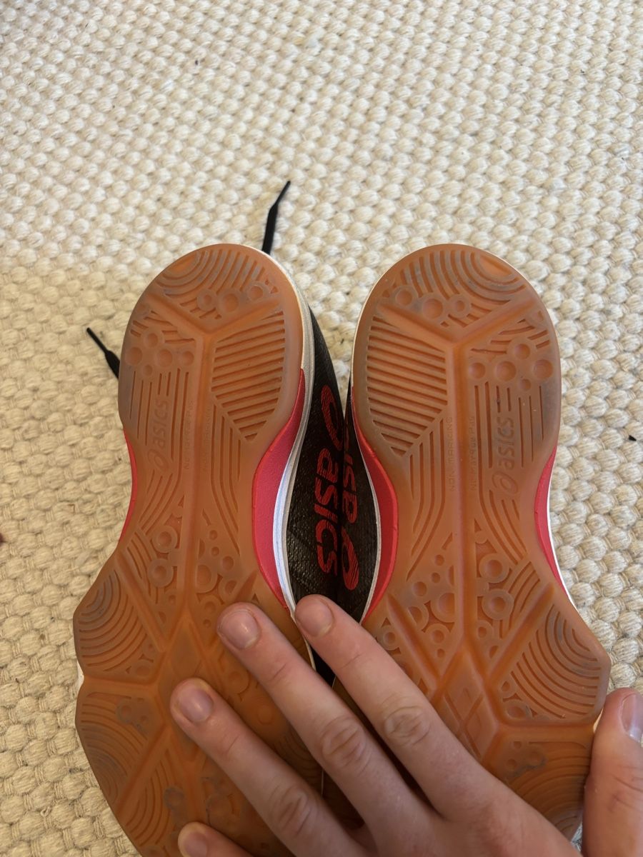 Asics Chaussures garçon: Hallenschuh Asics – D'occasion à Winterthur par nicolaparpan 1