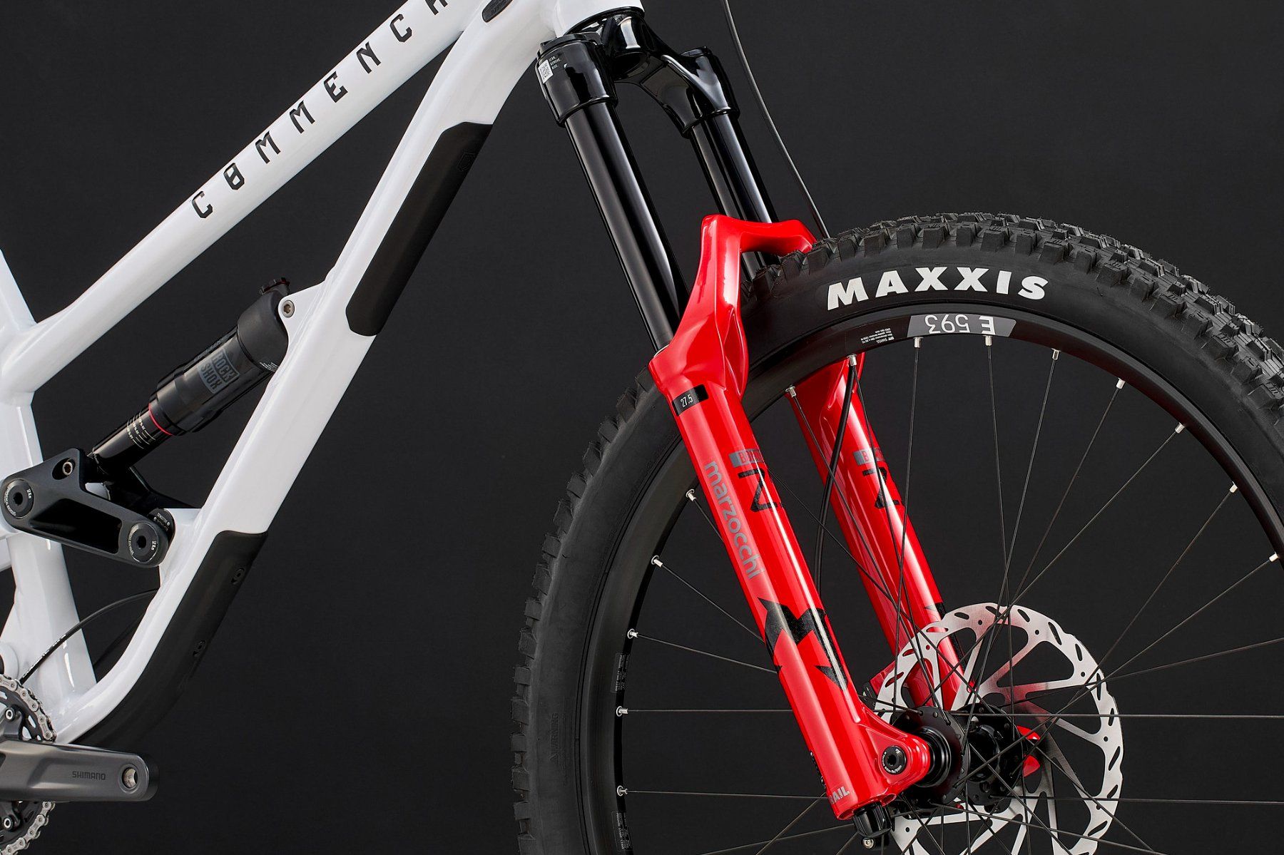 Commencal Biciclette: COMMENCAL CLASH MARZO PURE WHITE 2027 – Nuovo e nell'imballaggio originale da Lonay venduto da Malu-Bike 5