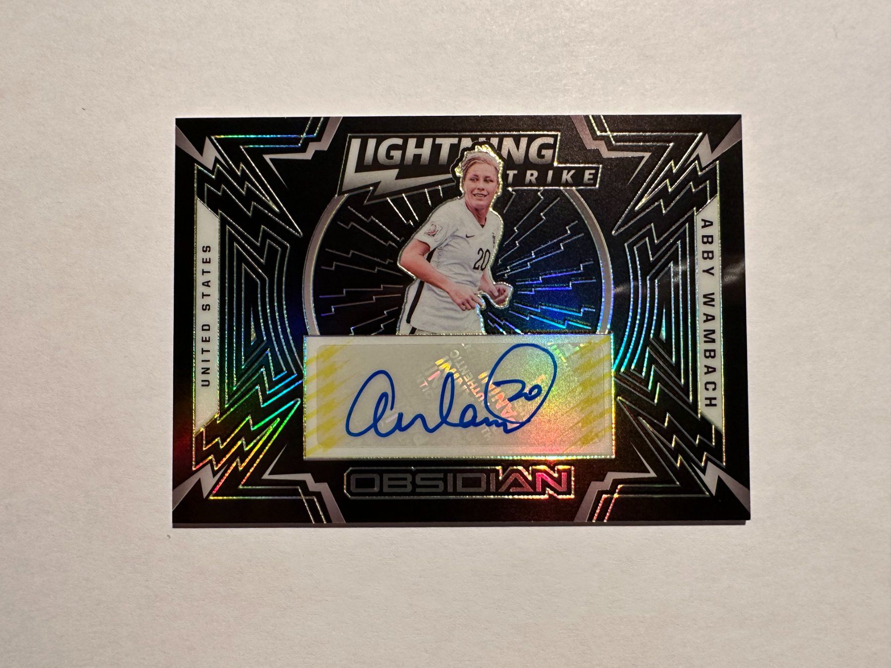 Panini Carte collezionabili: 2021 Panini Obsidian Abby Wambach Auto /10 – Usato da Hagendorn venduto da Pokecollectorch 1