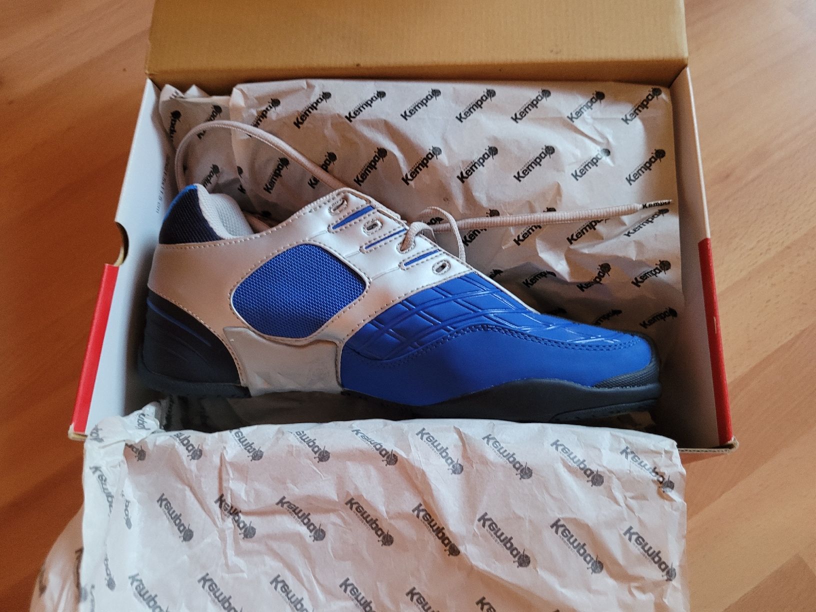 Scarpe da uomo: Neu Kempa Turnschuh – Nuovo e nell'imballaggio originale da Urtenen-Schönbühl venduto da Sirnike 1