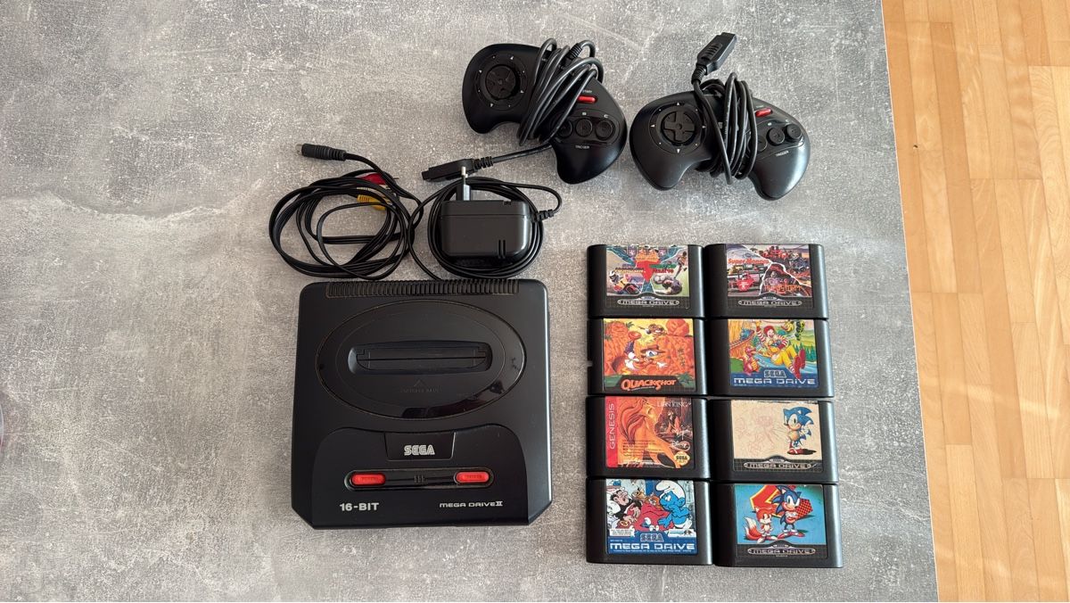 Sega Console: Sega Mega Drive II Konsole schwarz 16-Bit – Usato da Küssnacht am Rigi venduto da dani2o11