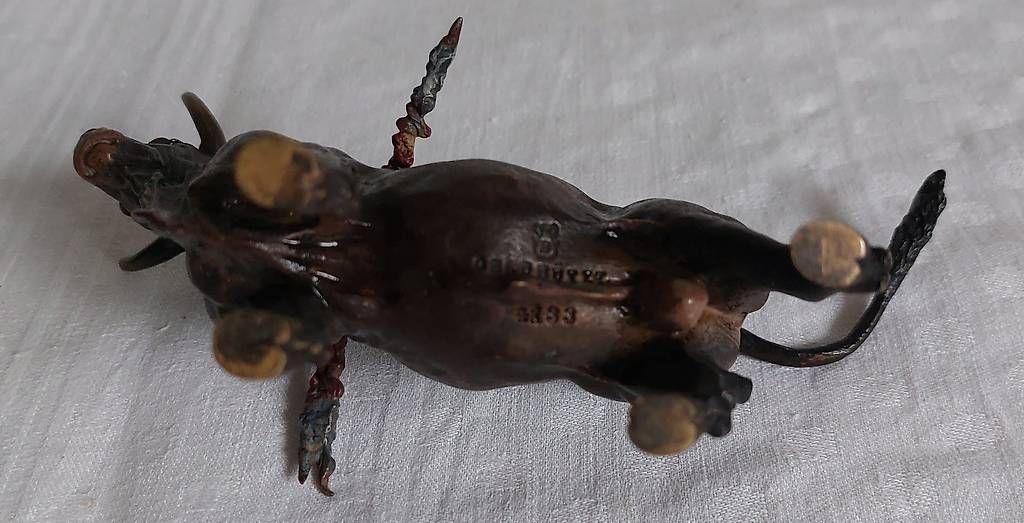 Sculture & Statue: Taureau en bronze signé Geschützt – Usato da Bernex venduto da Weytras 2