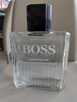 Bouteille de parfum factice géante Hugo Boss, comme neuve
